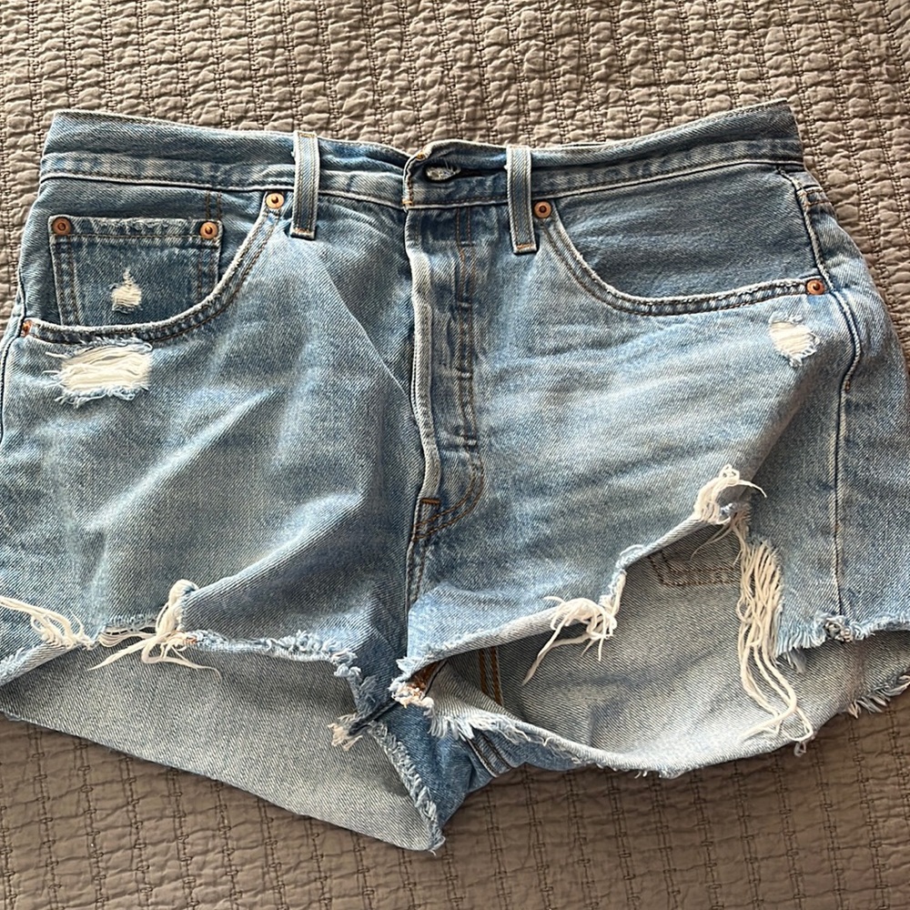Levi's® Premium
501® HIGH RISE WOMEN'S SHORTS size 30